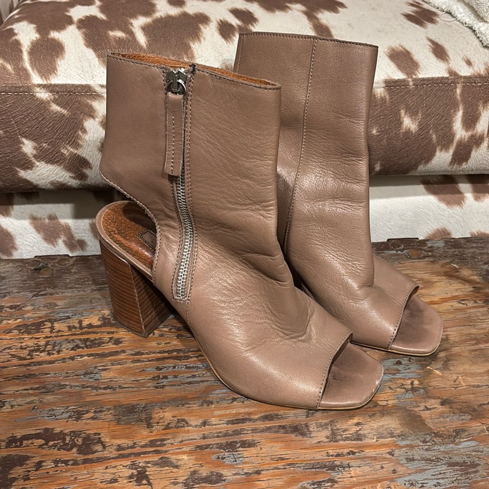 Topshop salmon colored , ankle boots